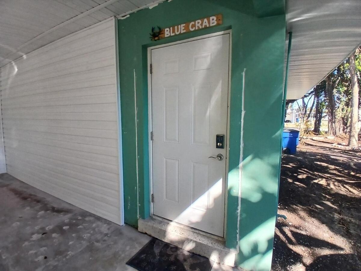 Blue Crab Dock On Gulf Canal Front Close 2 Beach Restaurants Bonita Springs Exterior foto